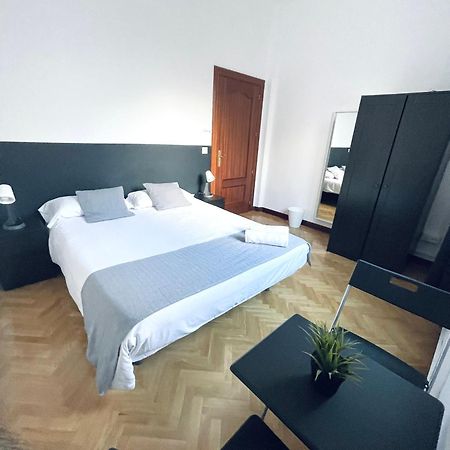 Ibiza Habitaciones Madrid Bagian luar foto