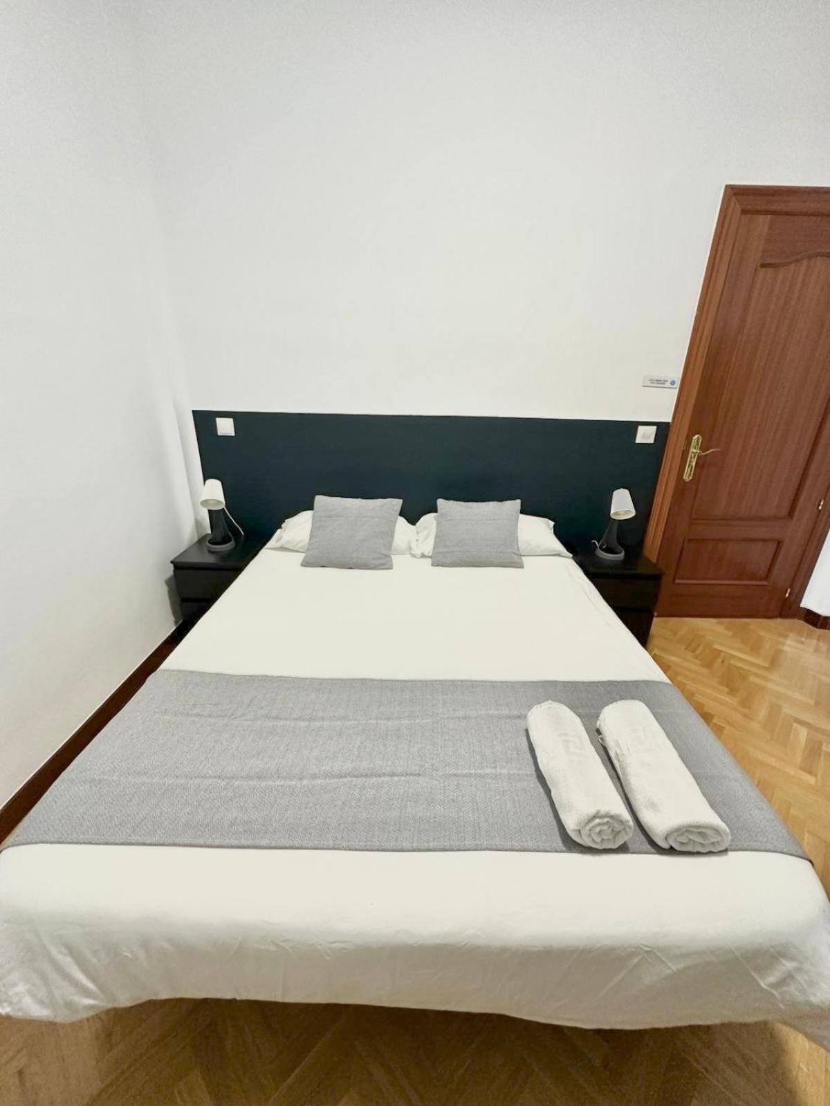 Ibiza Habitaciones Madrid Bagian luar foto