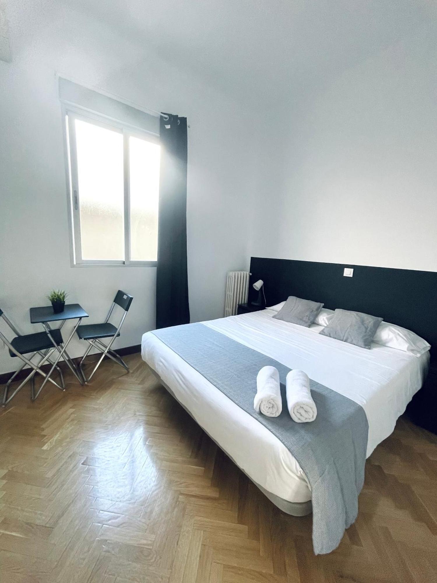 Ibiza Habitaciones Madrid Bagian luar foto