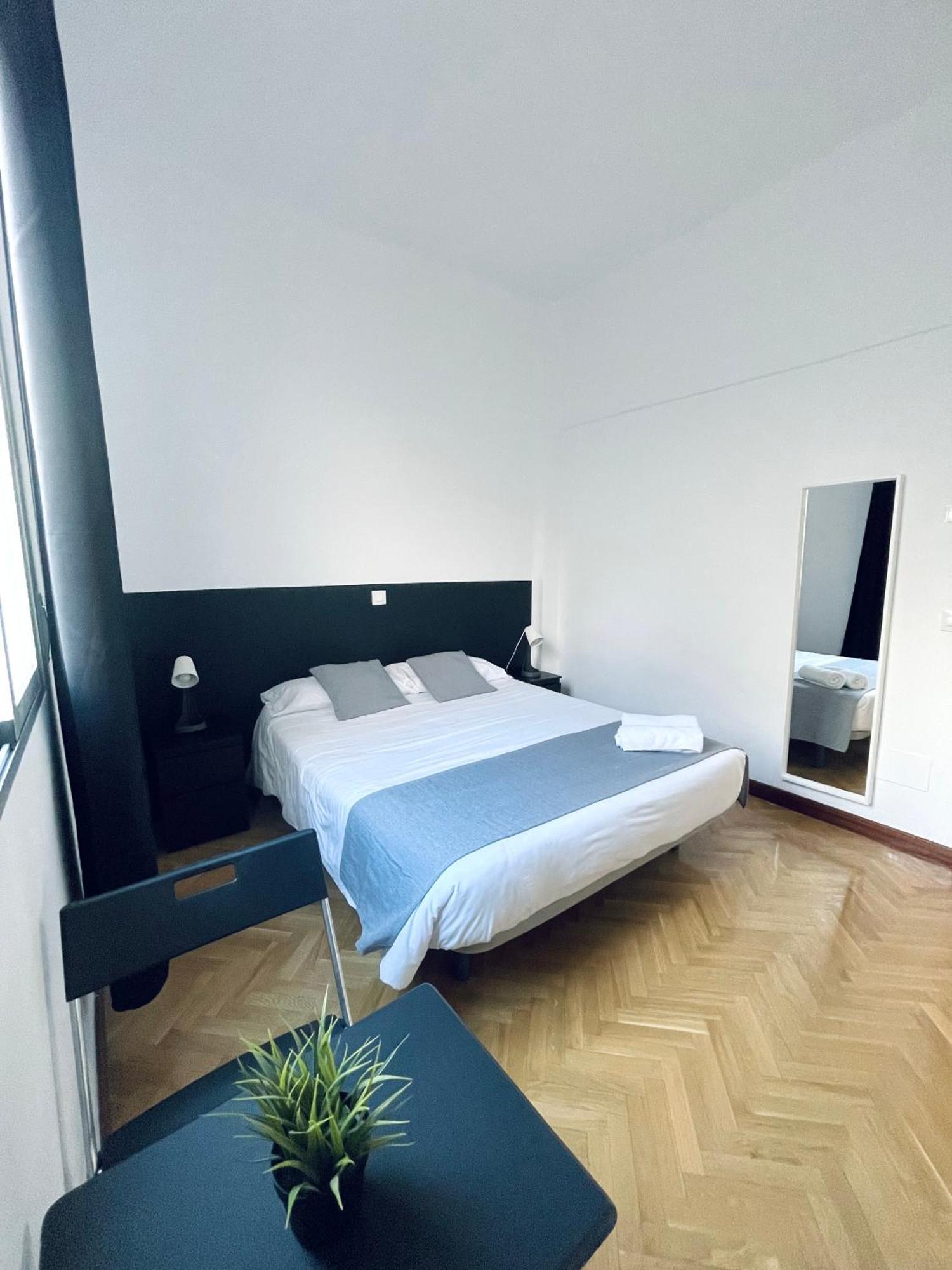 Ibiza Habitaciones Madrid Bagian luar foto